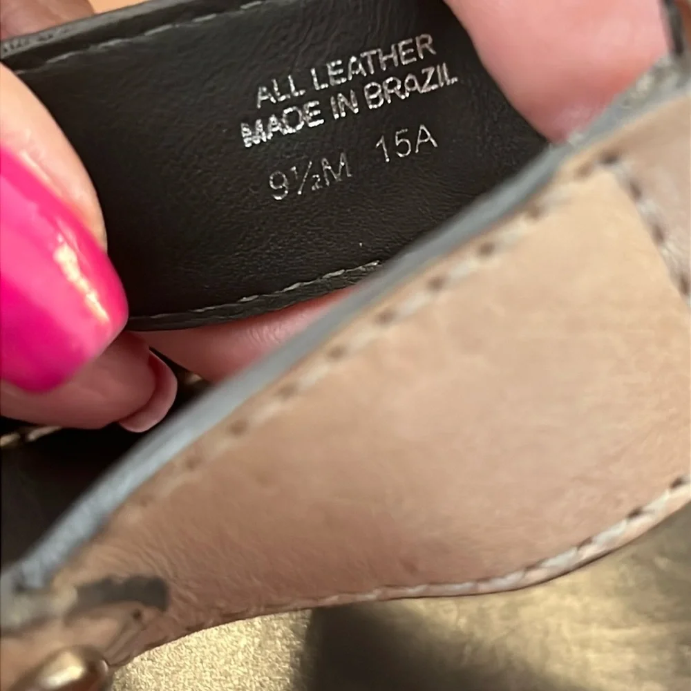 Tory Burch Thong Strap Wedge Sandals/ Neutral/Navy Size 9.5
